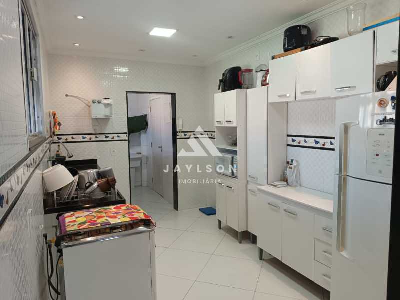 Apartamento à venda com 2 quartos, 75m² - Foto 11