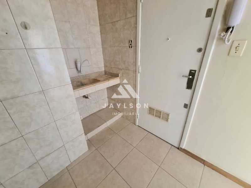 Apartamento à venda com 1 quarto, 37m² - Foto 16