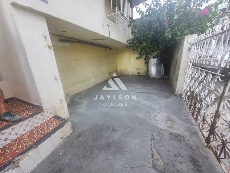 Casa à venda com 5 quartos, 157m² - Foto 2