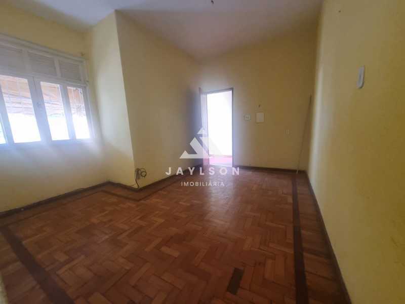 Casa à venda com 5 quartos, 157m² - Foto 4