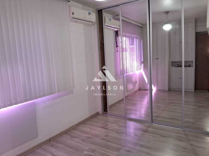 Apartamento à venda com 2 quartos, 72m² - Foto 9