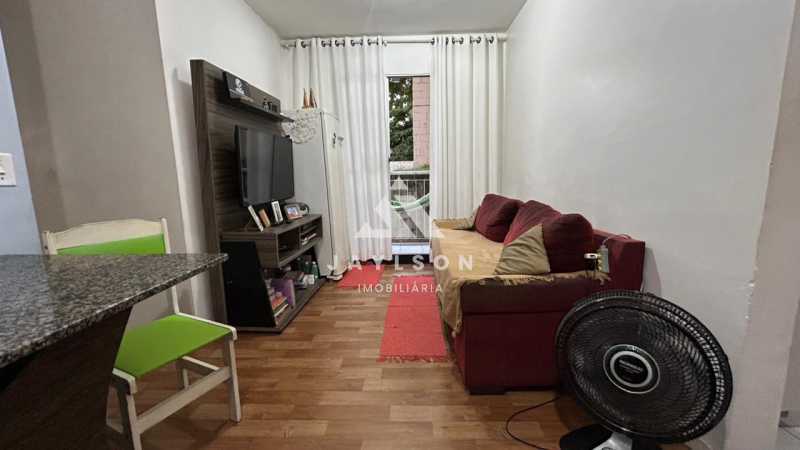 Apartamento à venda com 3 quartos, 55m² - Foto 2