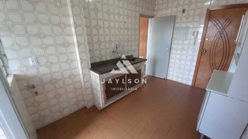 Apartamento à venda com 2 quartos, 65m² - Foto 11