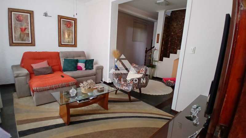 Casa, 4 quartos, 238 m² - Foto 1