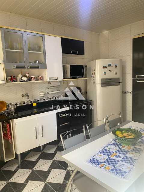 Casa à venda com 3 quartos, 219m² - Foto 14