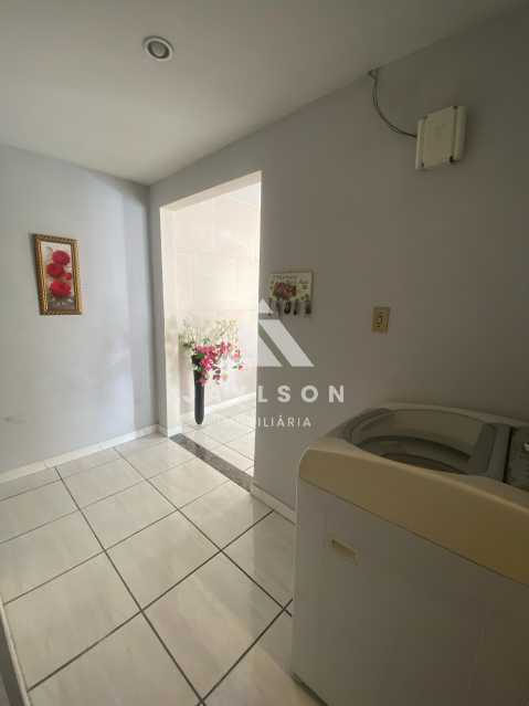Casa à venda com 3 quartos, 219m² - Foto 18