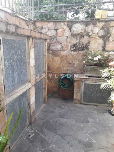 Casa à venda com 5 quartos, 164m² - Foto 9