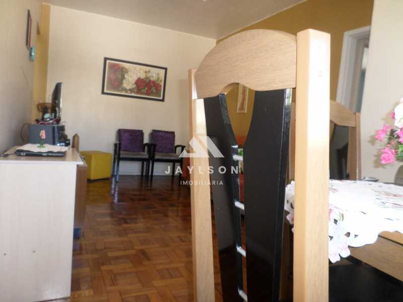 Apartamento à venda com 2 quartos, 75m² - Foto 3