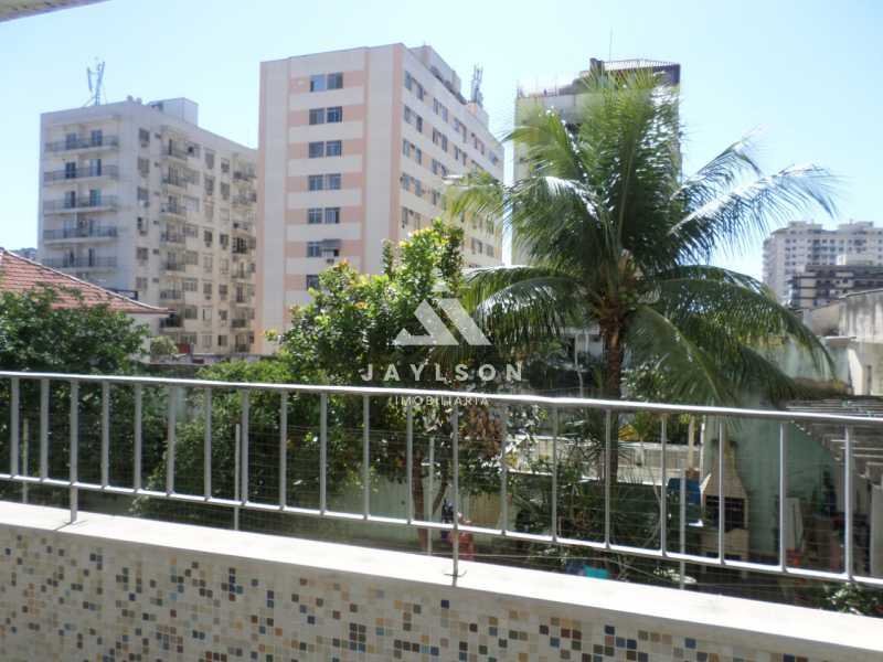 Apartamento à venda com 2 quartos, 75m² - Foto 18