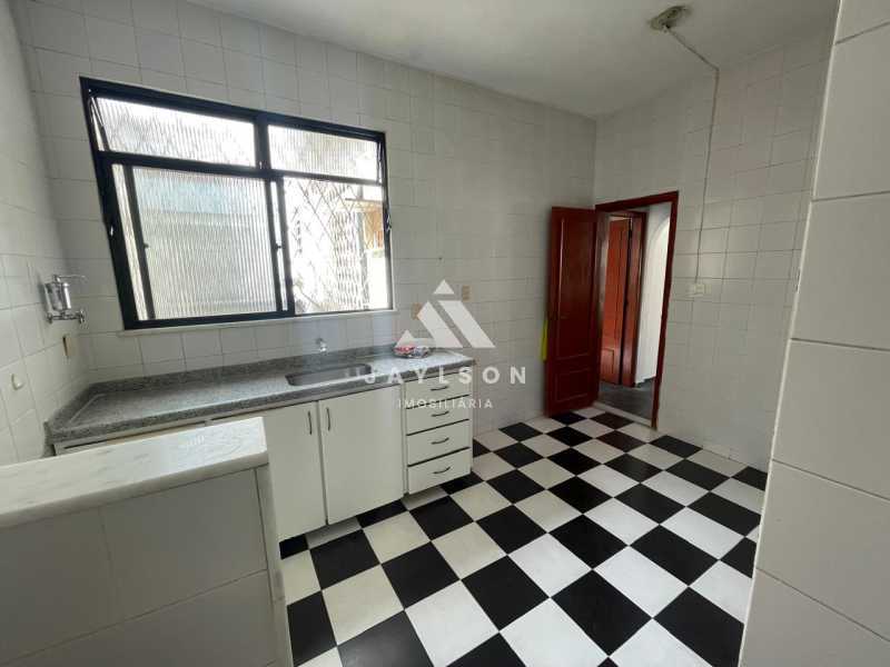 Apartamento à venda com 2 quartos, 70m² - Foto 13