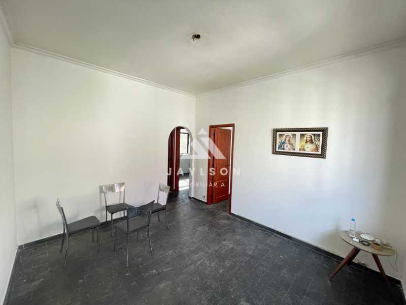 Apartamento à venda com 2 quartos, 70m² - Foto 3