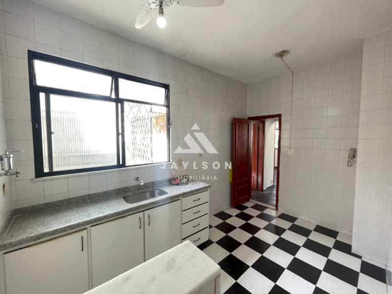 Apartamento à venda com 2 quartos, 70m² - Foto 11