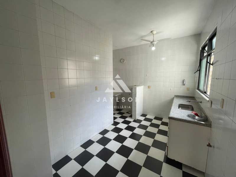 Apartamento à venda com 2 quartos, 70m² - Foto 12