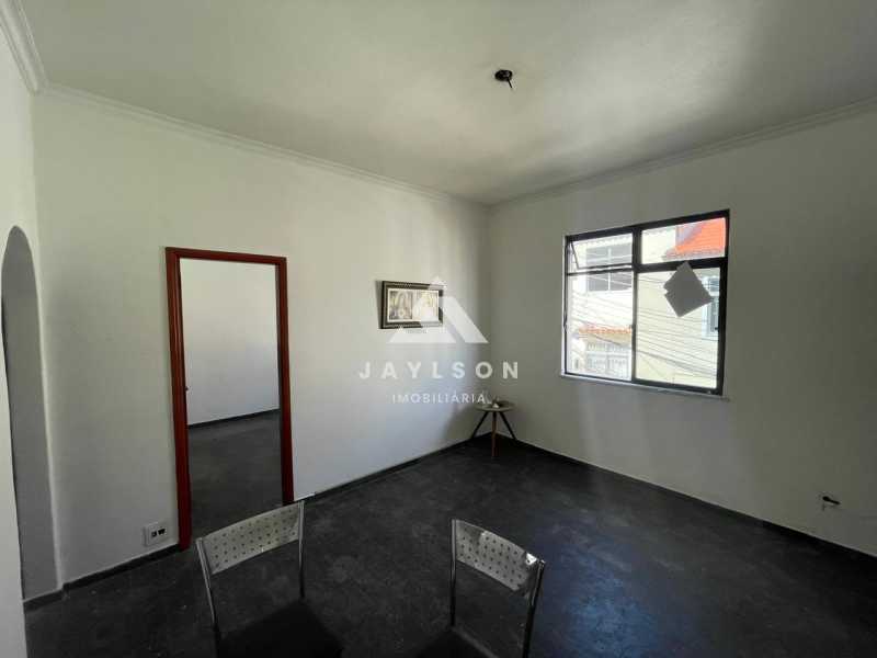 Apartamento à venda com 2 quartos, 70m² - Foto 2