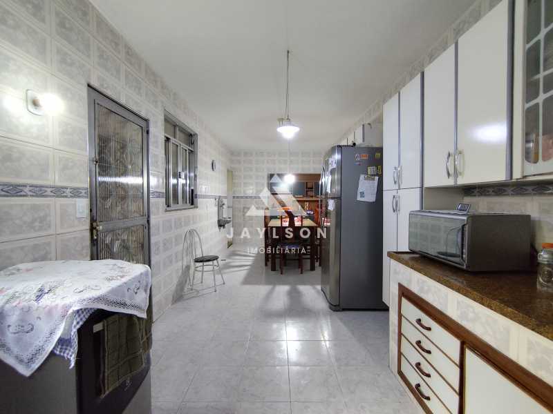 Casa à venda com 4 quartos, 262m² - Foto 17