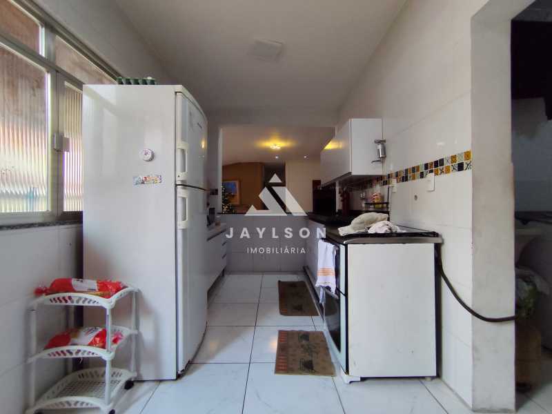 Casa à venda com 4 quartos, 262m² - Foto 28
