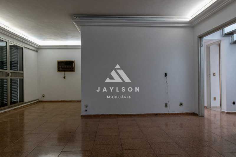 Casa à venda com 3 quartos, 318m² - Foto 3