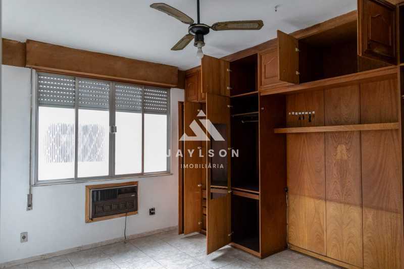 Casa à venda com 3 quartos, 318m² - Foto 8