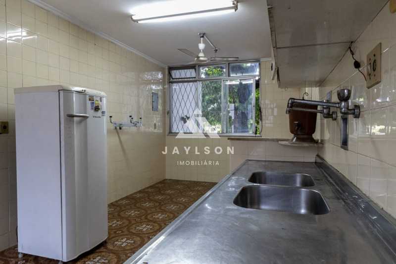 Casa à venda com 3 quartos, 318m² - Foto 15