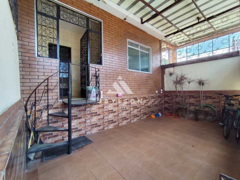 Casa à venda com 5 quartos, 265m² - Foto 2