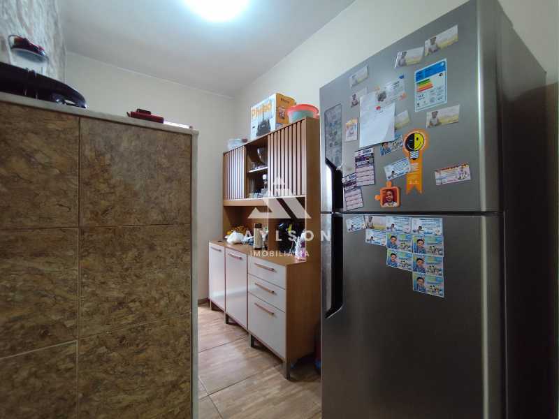 Casa à venda com 5 quartos, 265m² - Foto 29