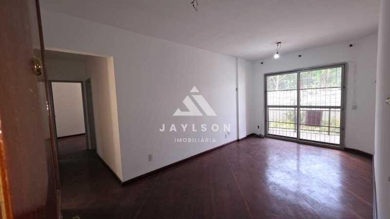 Apartamento à venda com 2 quartos, 85m² - Foto 2