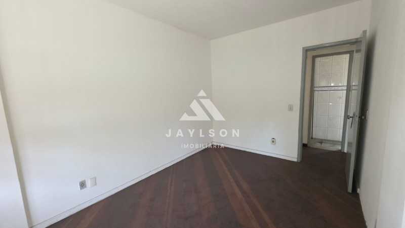 Apartamento à venda com 2 quartos, 85m² - Foto 10