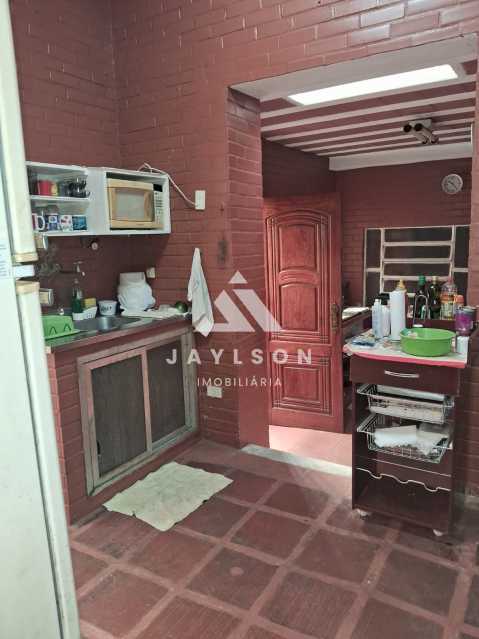 Casa à venda com 3 quartos, 234m² - Foto 16