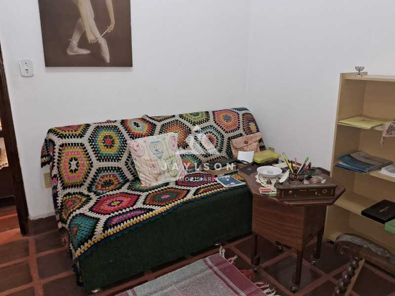 Casa à venda com 3 quartos, 234m² - Foto 9