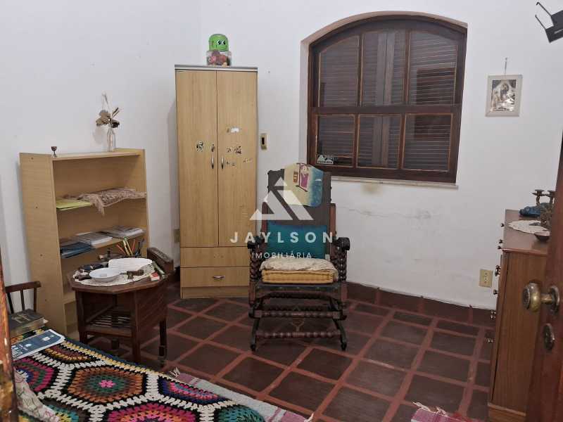 Casa à venda com 3 quartos, 234m² - Foto 11