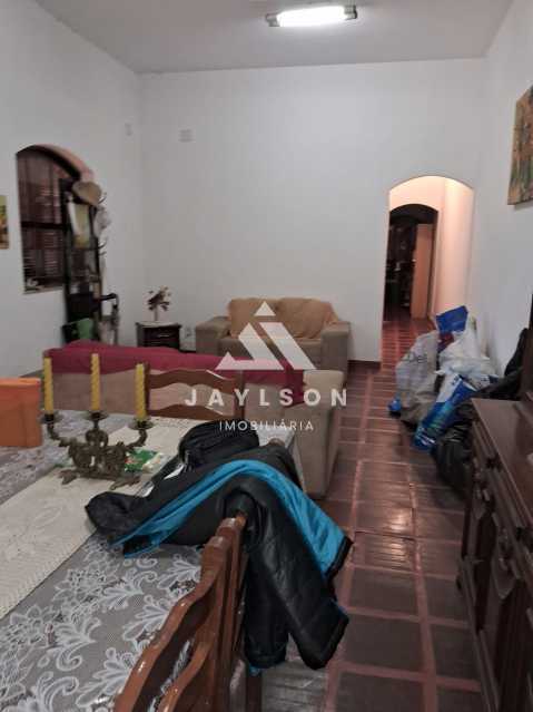 Casa à venda com 3 quartos, 234m² - Foto 2