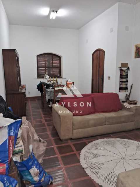 Casa à venda com 3 quartos, 234m² - Foto 3