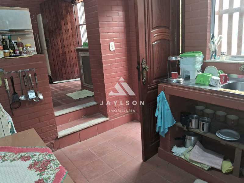 Casa à venda com 3 quartos, 234m² - Foto 15