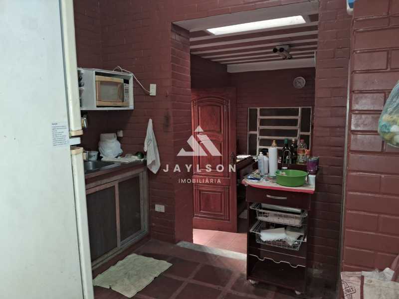 Casa à venda com 3 quartos, 234m² - Foto 14