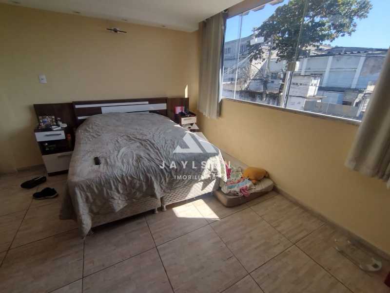 Casa à venda com 3 quartos, 100m² - Foto 11