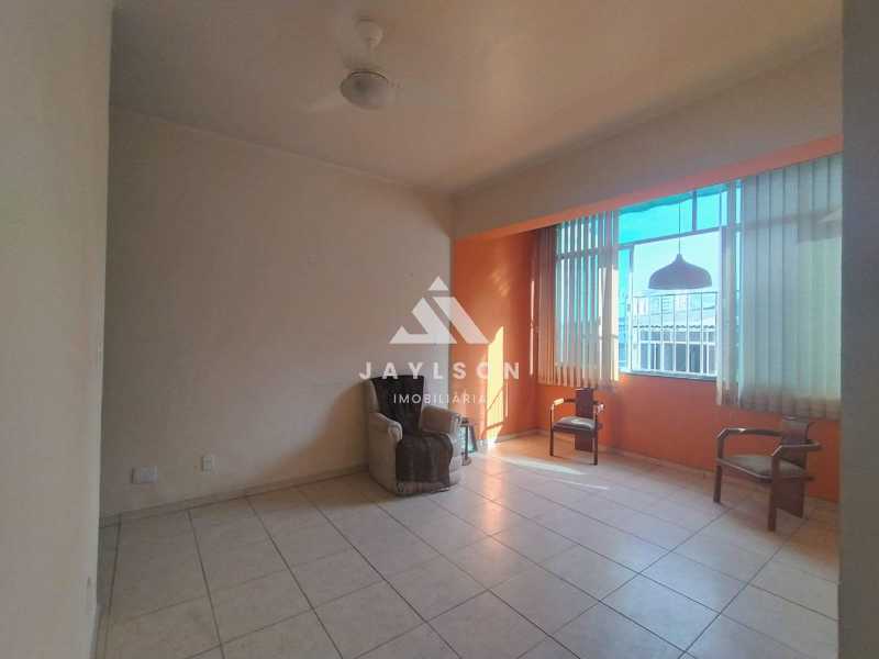 Apartamento à venda com 2 quartos, 75m² - Foto 4