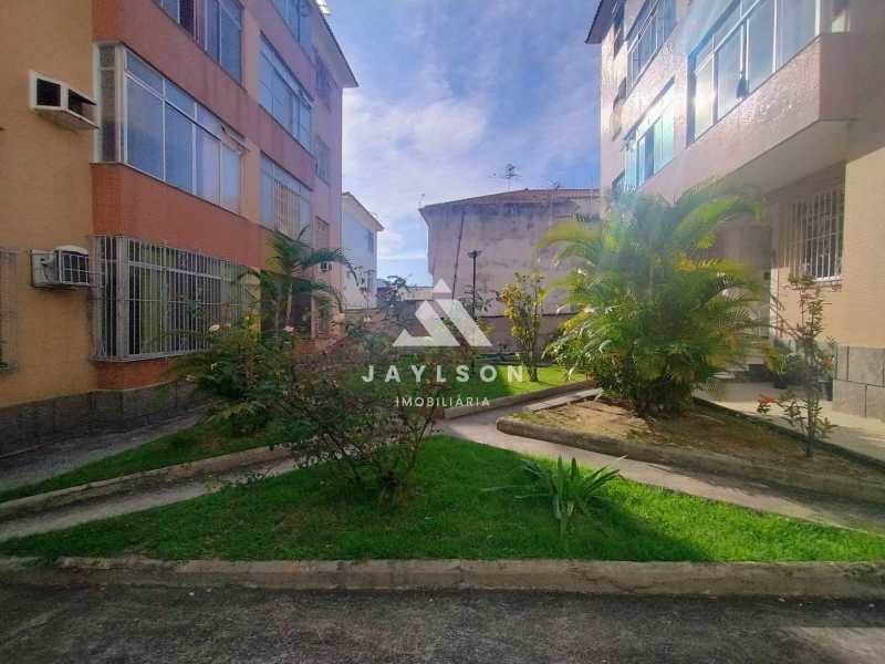 Apartamento à venda com 2 quartos, 75m² - Foto 2