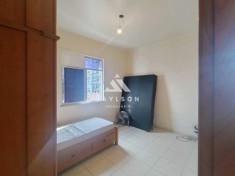 Apartamento à venda com 2 quartos, 75m² - Foto 10