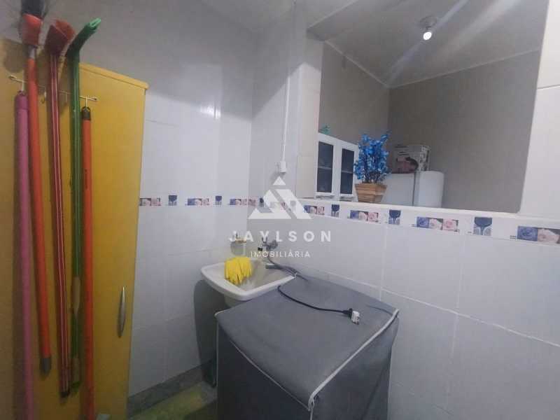 Apartamento à venda com 2 quartos, 60m² - Foto 15