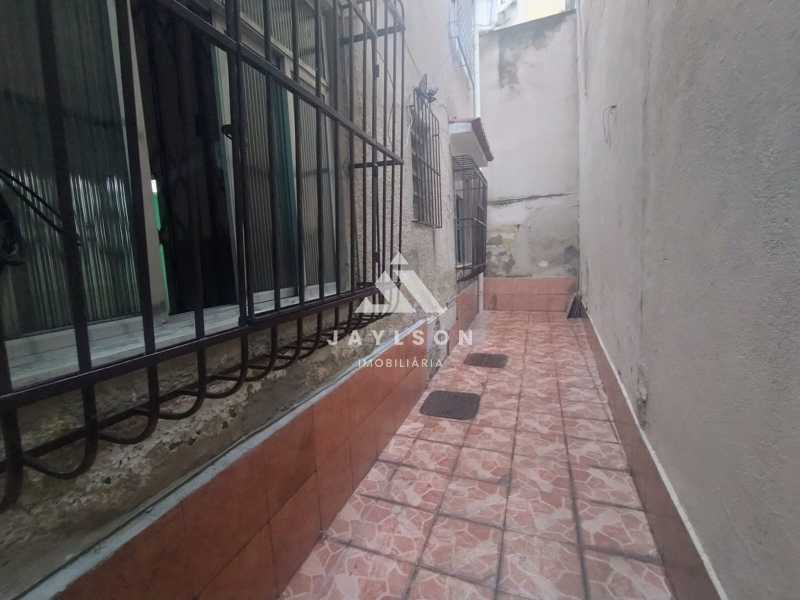 Apartamento à venda com 2 quartos, 60m² - Foto 21