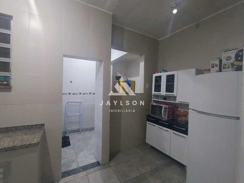 Apartamento à venda com 2 quartos, 60m² - Foto 18