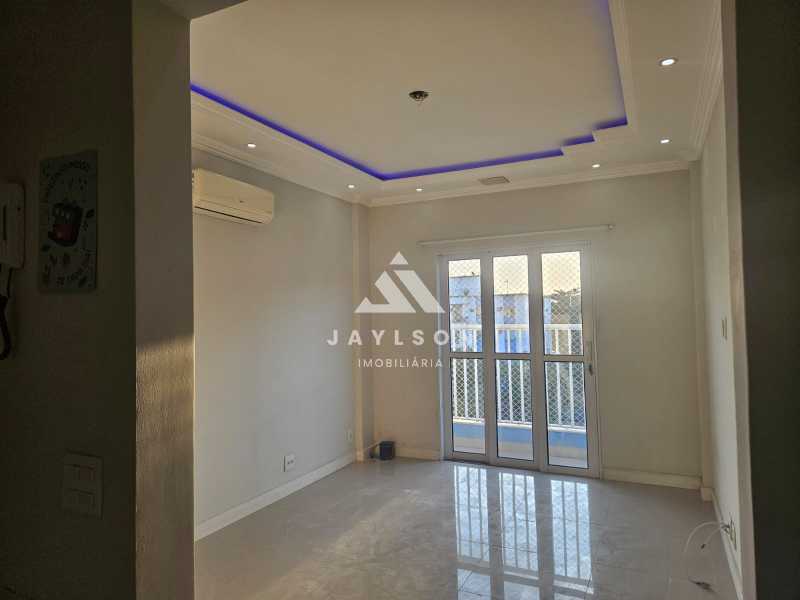 Apartamento à venda com 2 quartos, 60m² - Foto 2