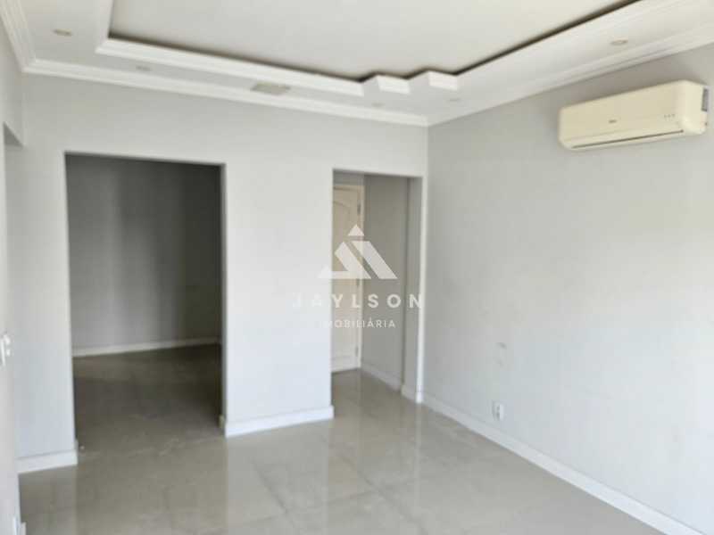 Apartamento à venda com 2 quartos, 60m² - Foto 5