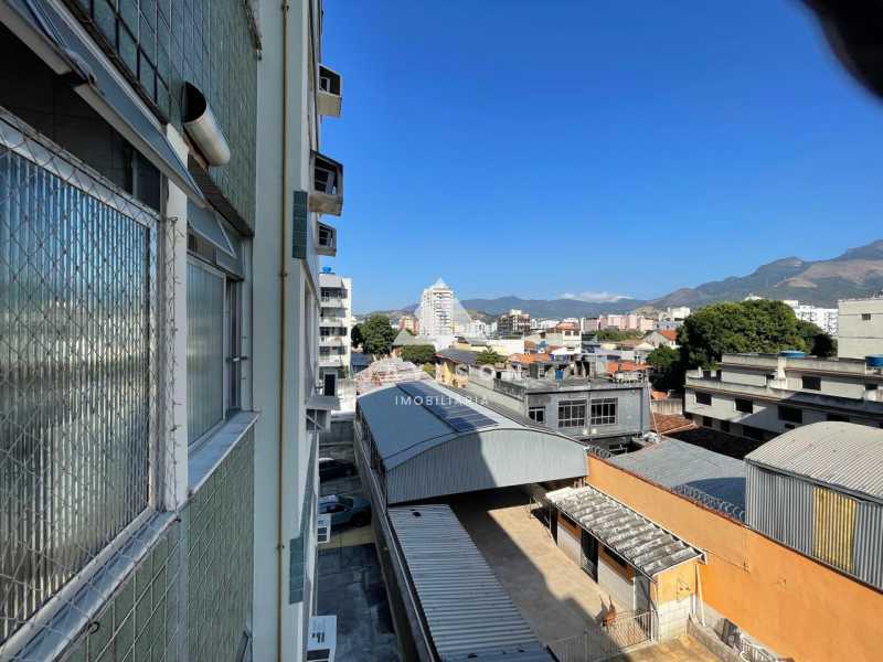 Apartamento à venda com 2 quartos, 69m² - Foto 17