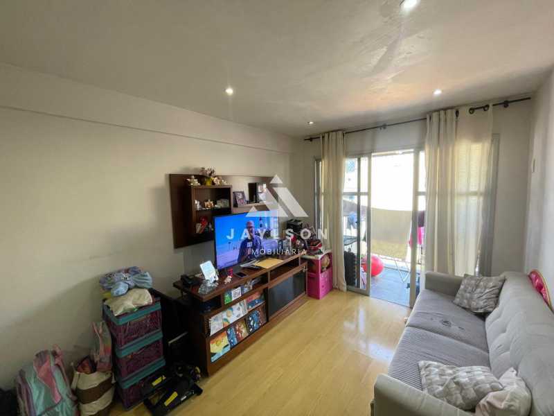 Apartamento à venda com 2 quartos, 69m² - Foto 3