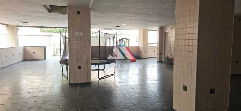Apartamento à venda com 2 quartos, 69m² - Foto 27