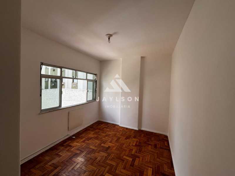 Apartamento à venda com 2 quartos, 73m² - Foto 2