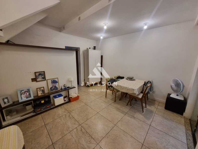 Casa à venda com 4 quartos, 200m² - Foto 5