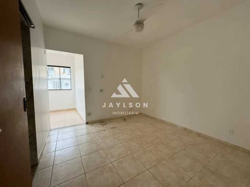 Casa à venda com 4 quartos, 200m² - Foto 8