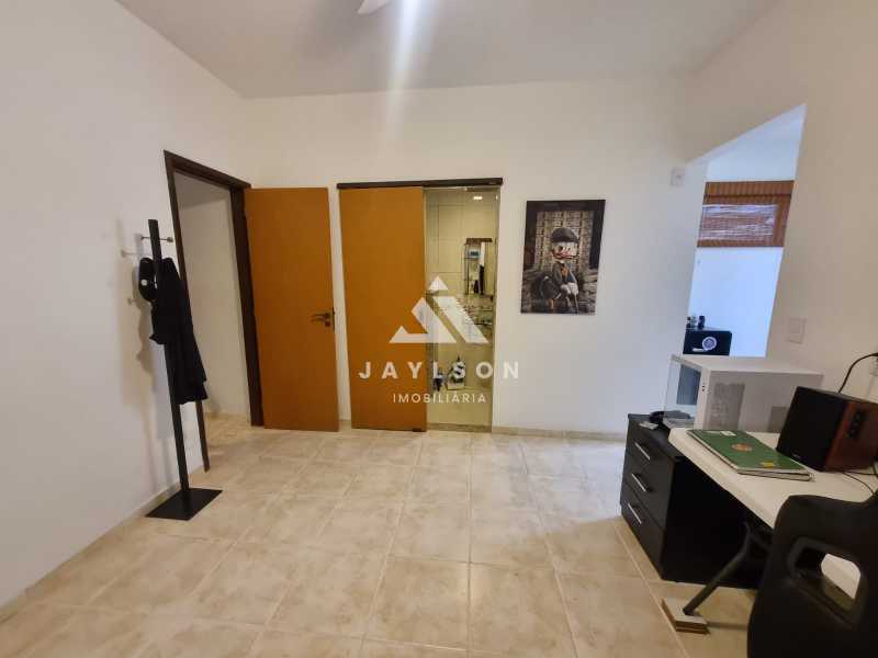 Casa à venda com 4 quartos, 200m² - Foto 13